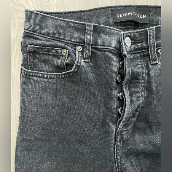 Denim Forum “The Yoko High Rise Slim” Slightly Faded Basic Black Jeans - Picture 3 of 7